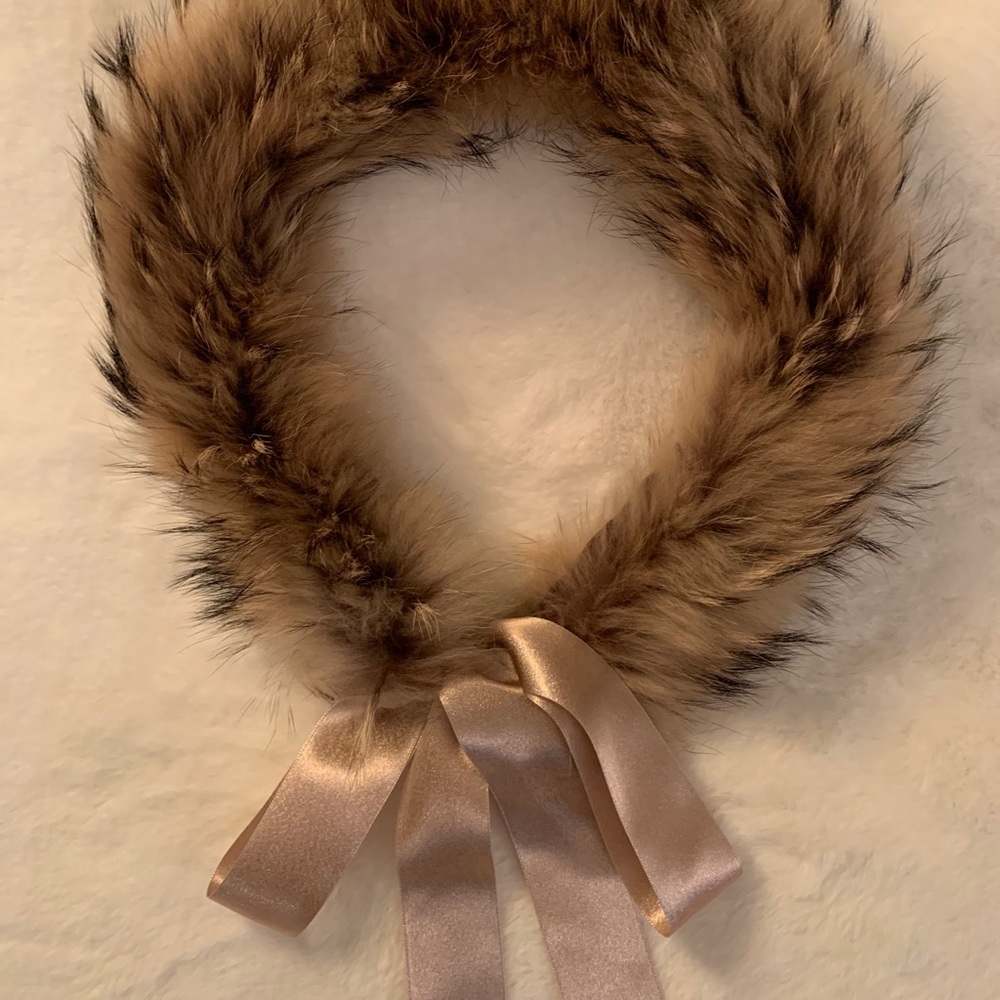 Real fox fur collar with pewter satin ribbon.